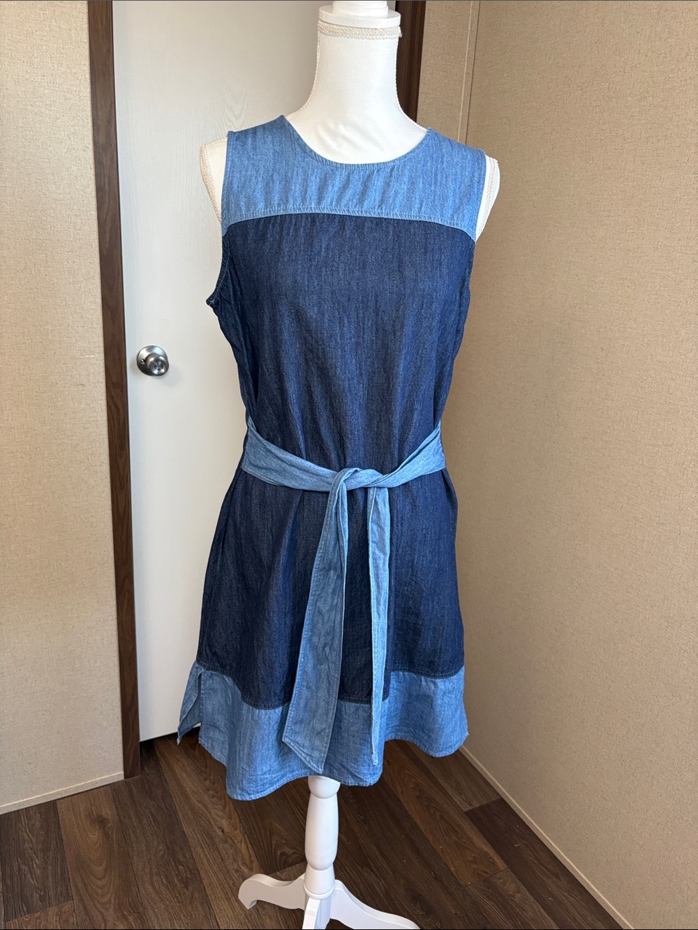 Given Kale Colorblock Chambray Denim Tie Waist Dress Coastal Western Medium
